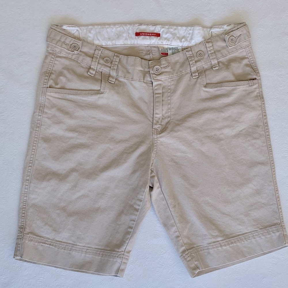 Union Bay khaki twill Bermudas with a little stretch 18
